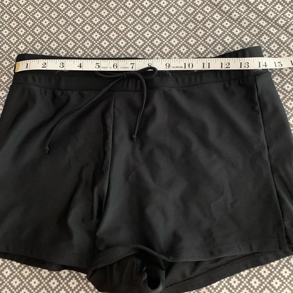 Beachsissi Swim Shorts. Size Large. - Picture 1 of 3